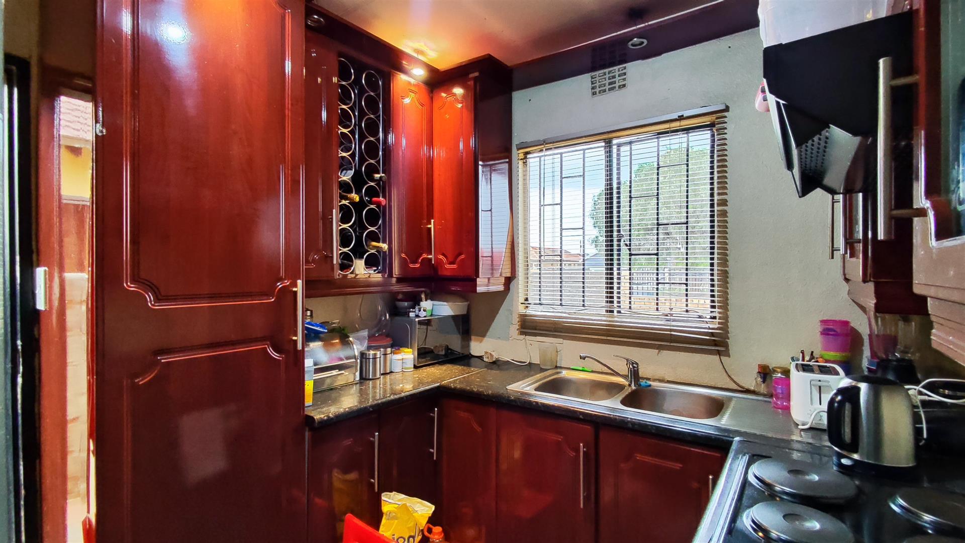 Kitchen - 8 square meters of property in Vosloorus