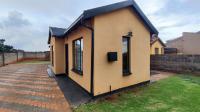 Front View of property in Vosloorus