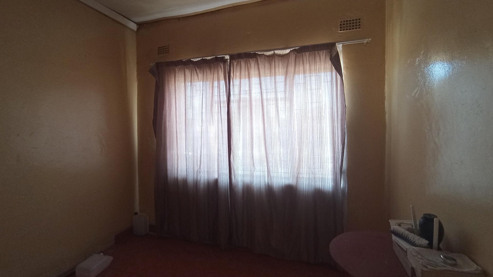 Bed Room 3 - 9 square meters of property in Mabopane