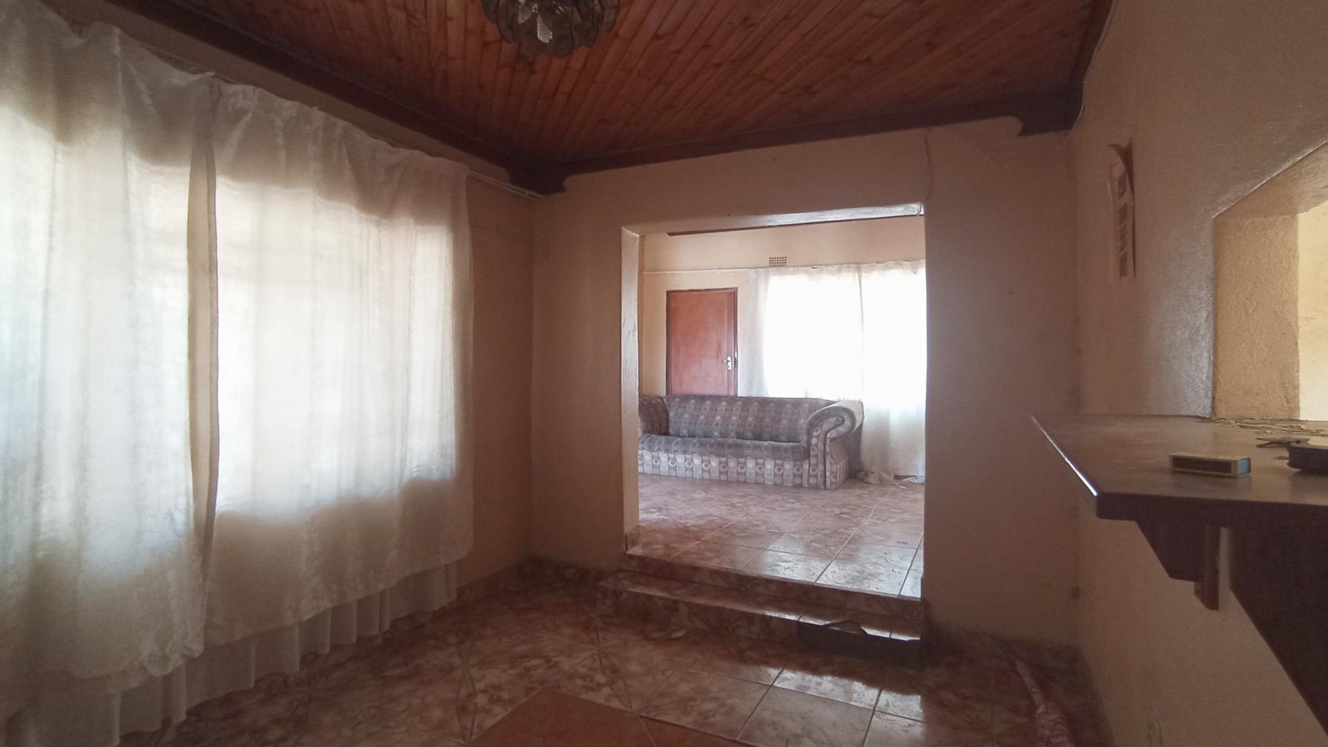 Dining Room - 13 square meters of property in Mabopane
