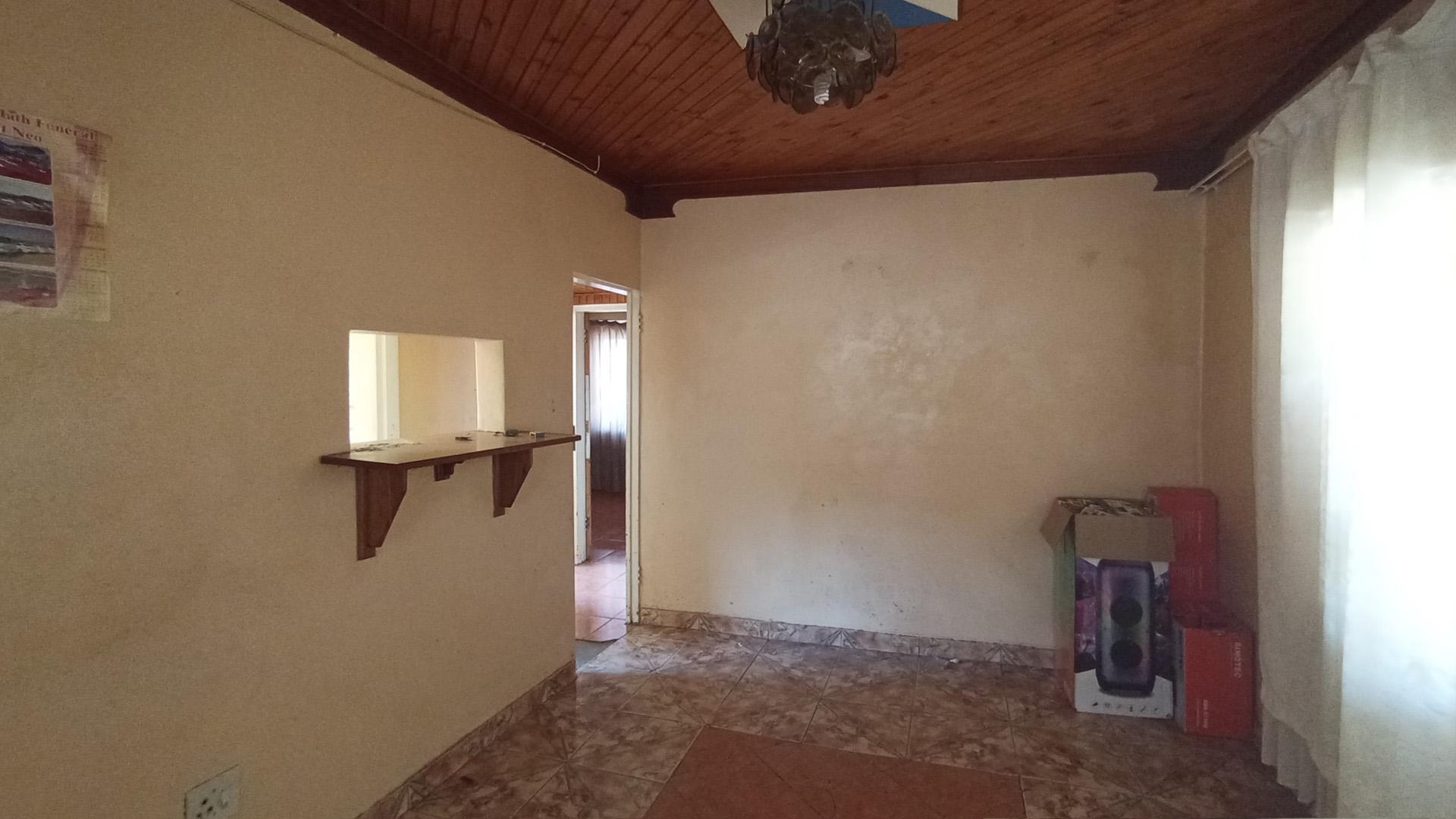Dining Room - 13 square meters of property in Mabopane