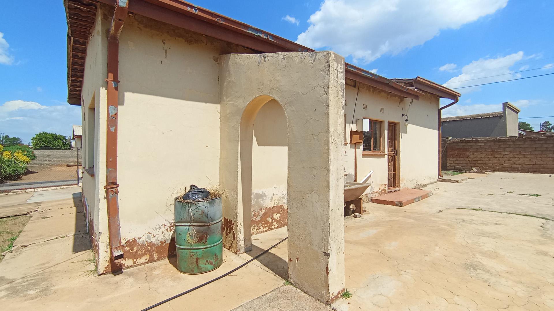 Backyard of property in Mabopane