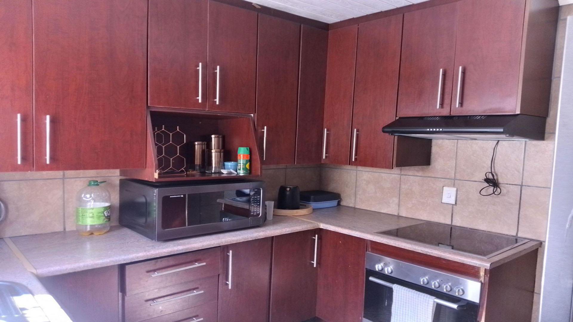 Kitchen of property in Heidedal