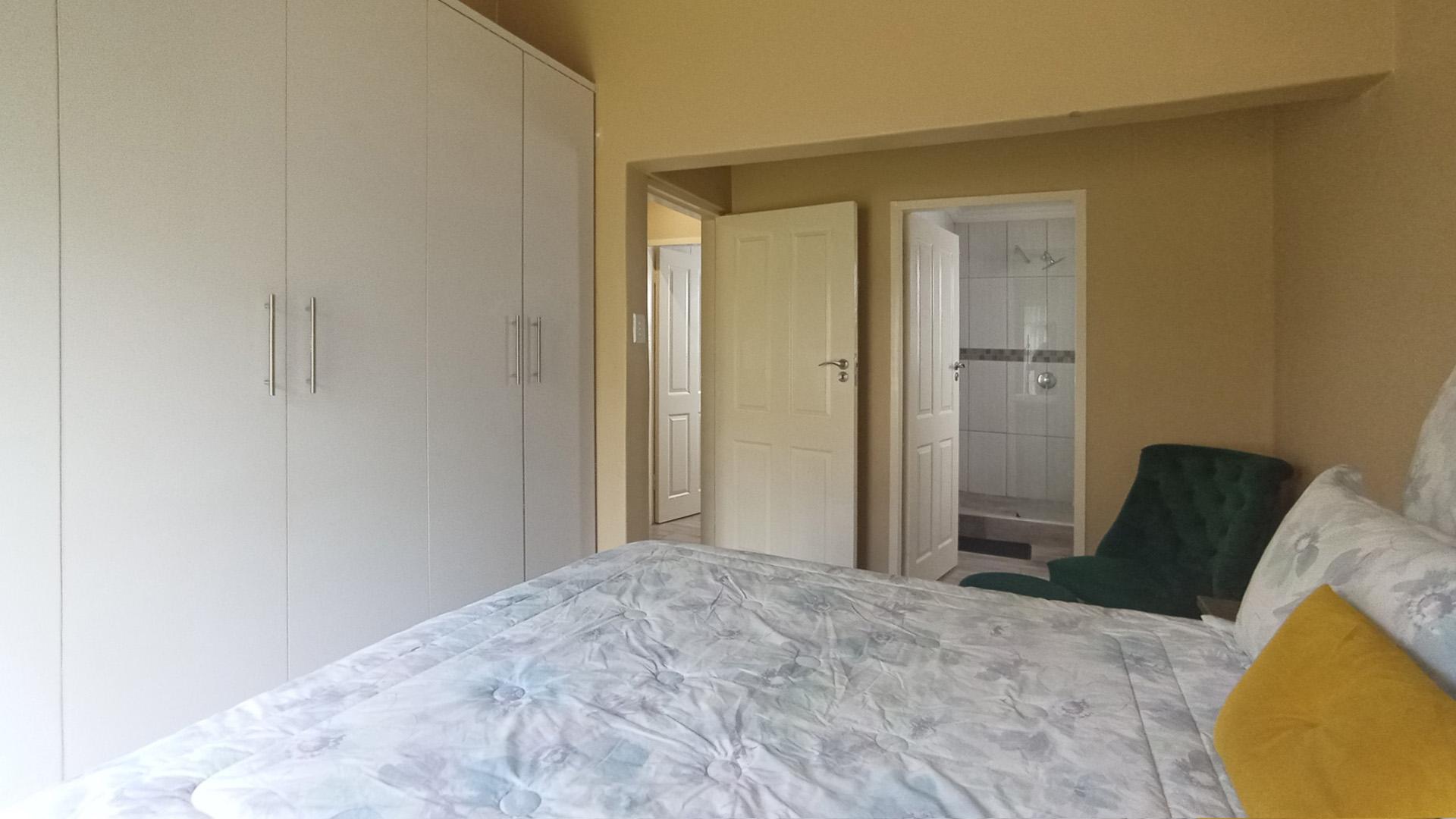 Main Bedroom - 14 square meters of property in Montana