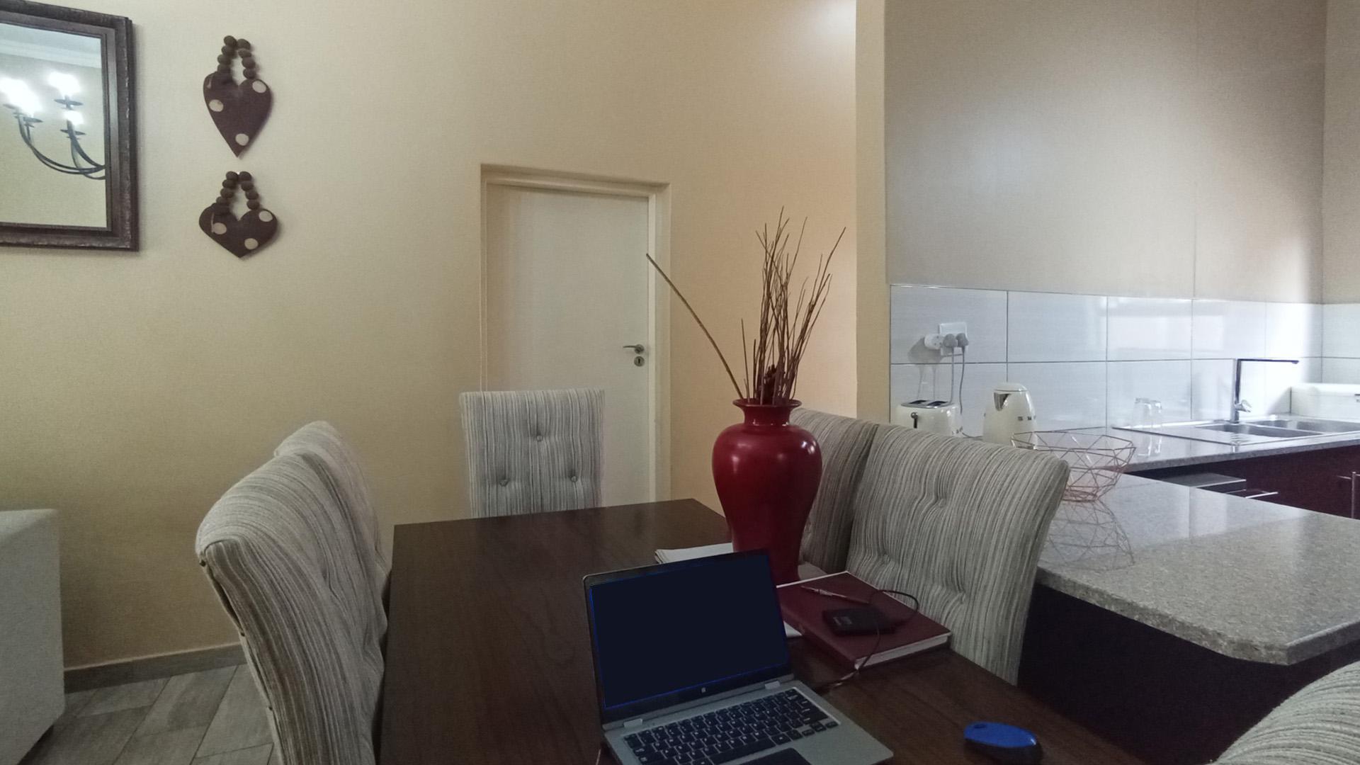 Dining Room - 11 square meters of property in Montana