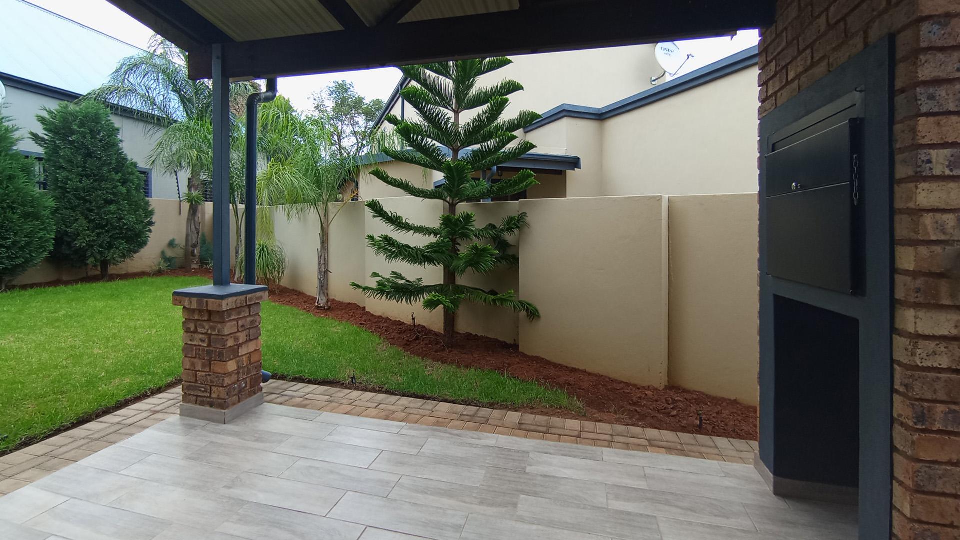 Patio - 11 square meters of property in Montana