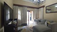 Lounges - 11 square meters of property in Montana