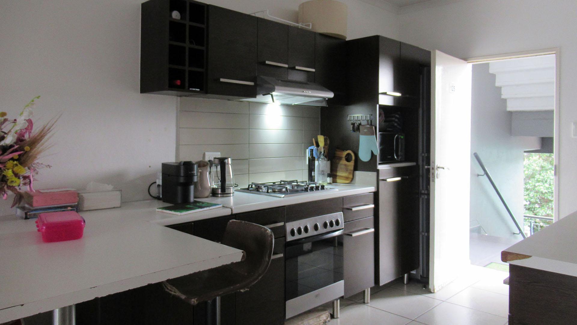 Kitchen - 7 square meters of property in Oakdene