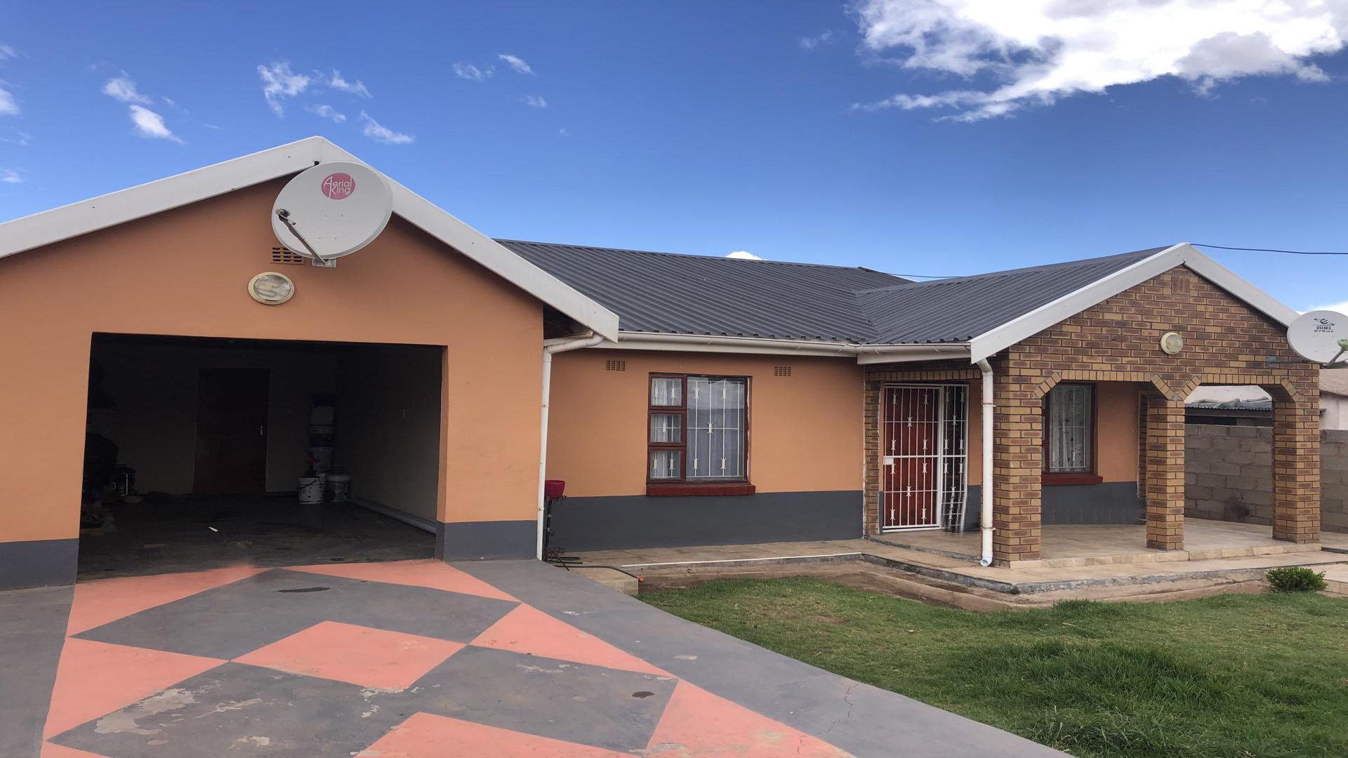 Front View of property in Ezibeleni