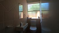 Bathroom 1 - 2 square meters of property in Lyttelton Manor