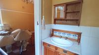 Main Bathroom - 5 square meters of property in Umtentweni