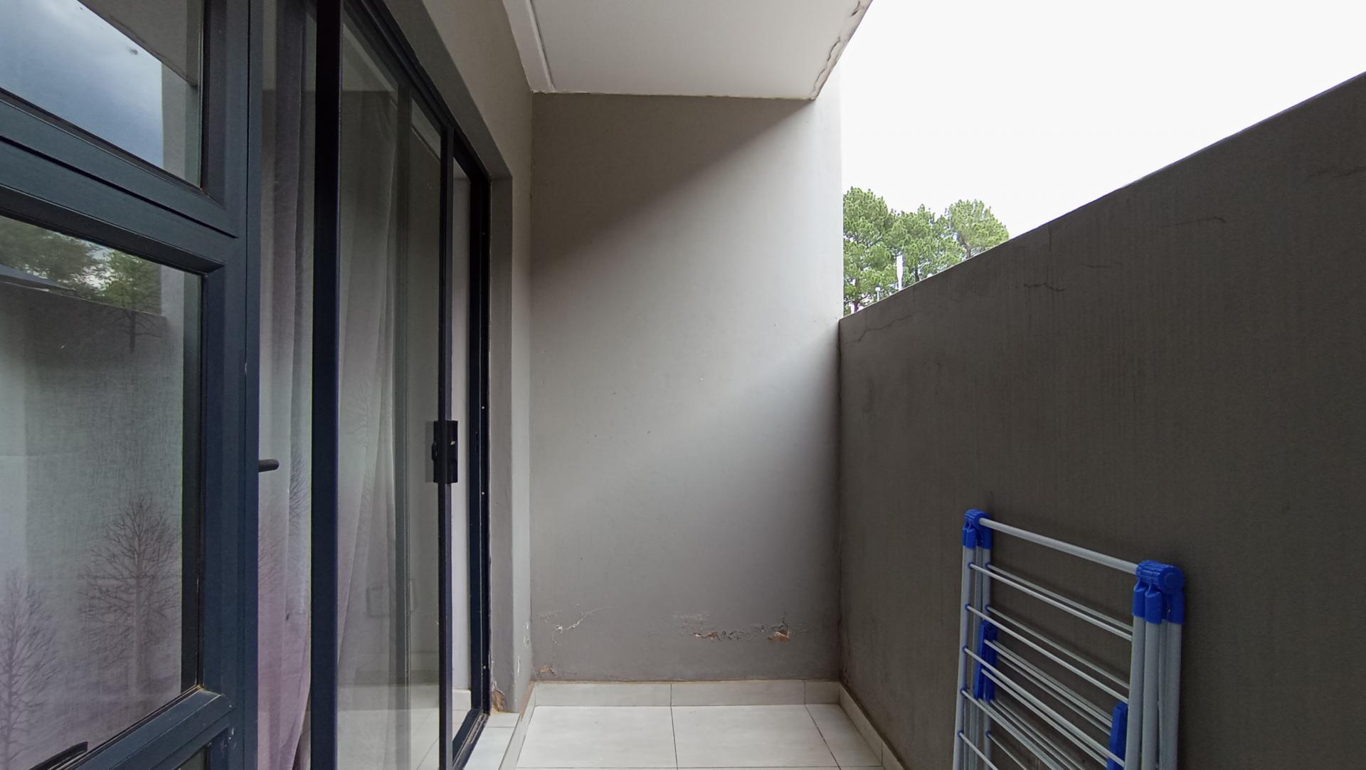 Patio - 5 square meters of property in Halfway Gardens