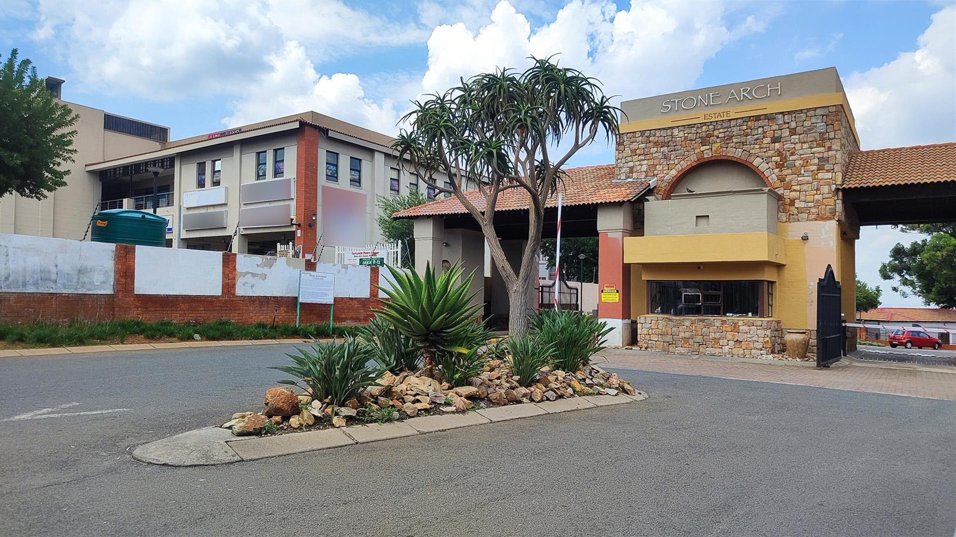 Front View of property in Castleview