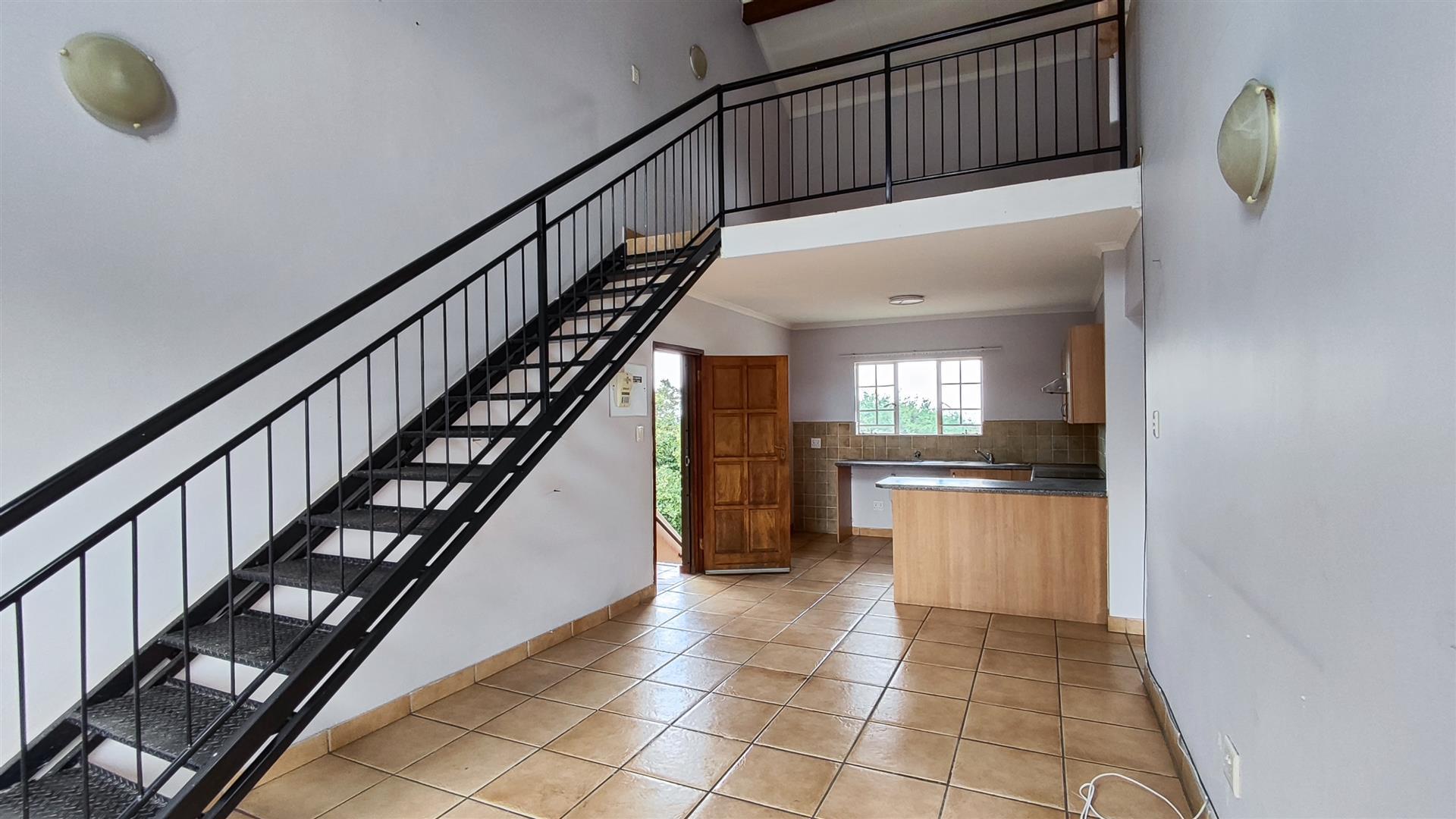 Lounges - 20 square meters of property in Castleview