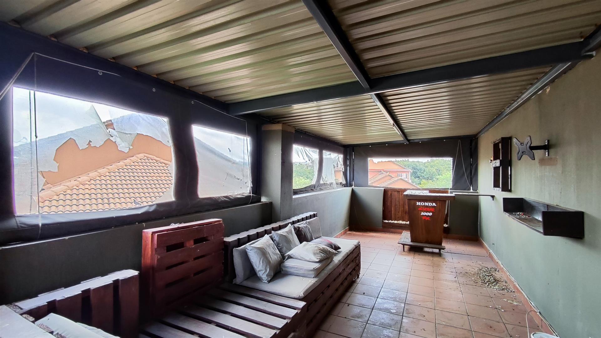 Balcony - 29 square meters of property in Castleview