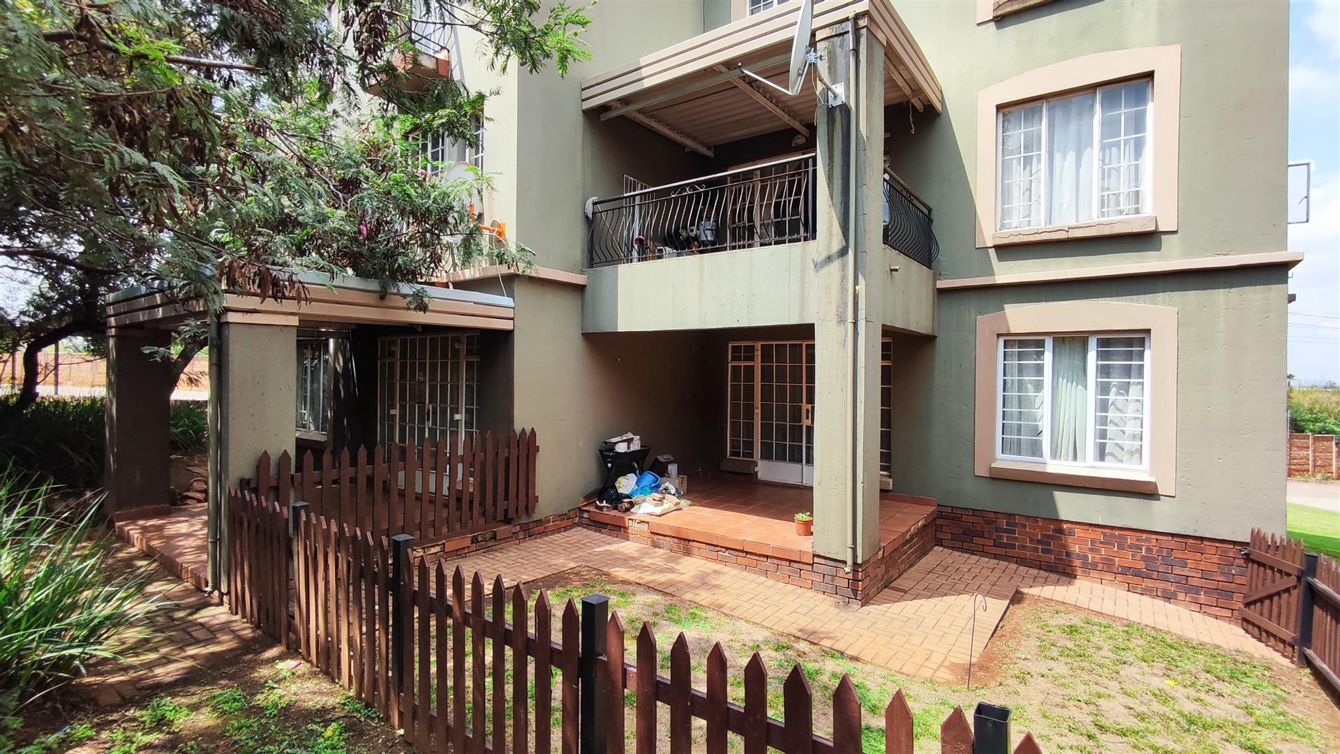 Front View of property in Castleview