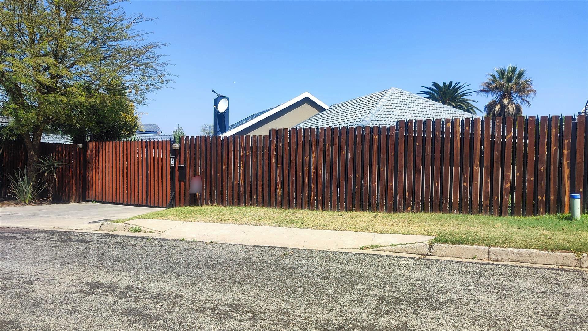 Front View of property in Randhart