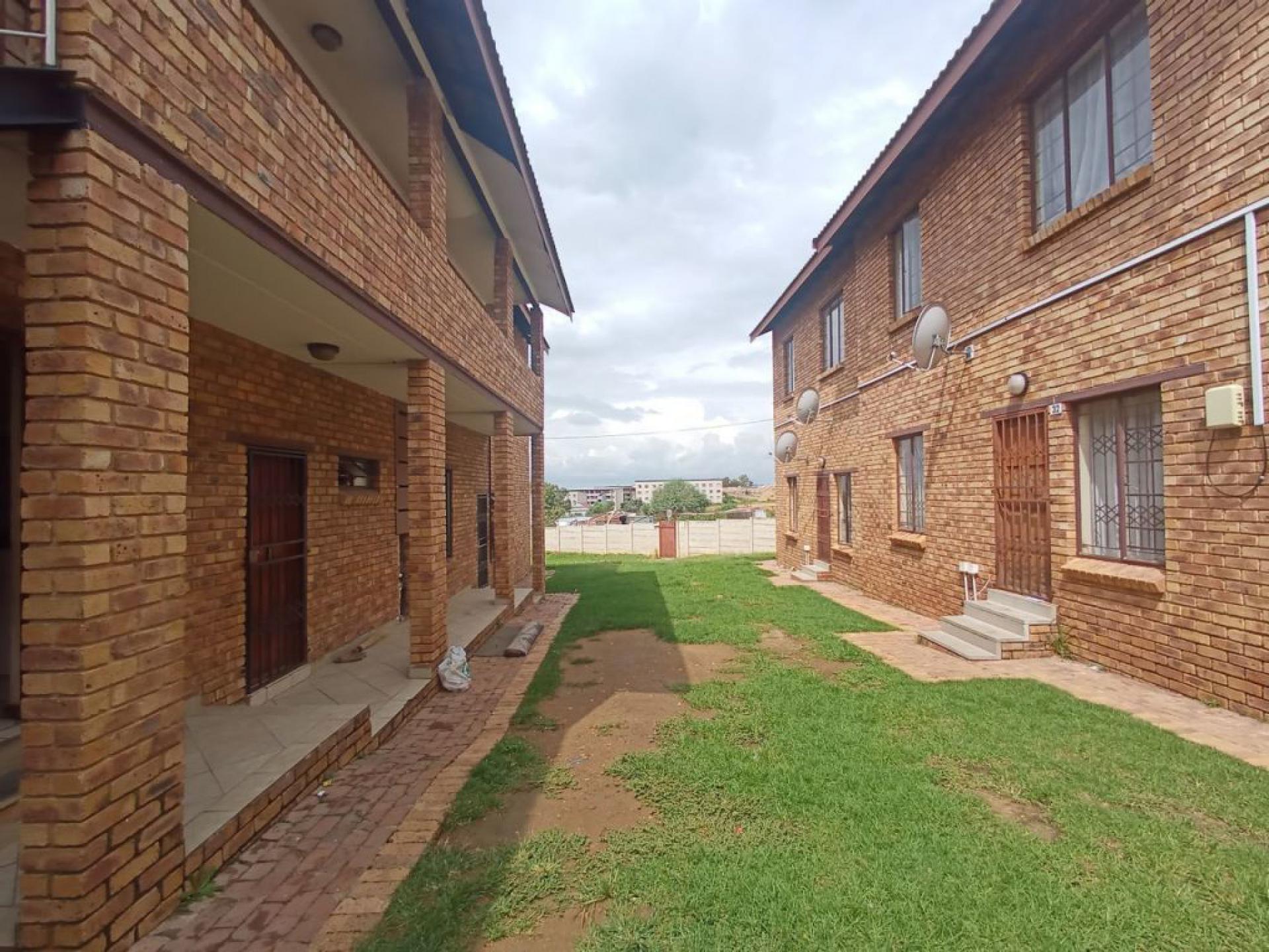  of property in Olievenhoutbos