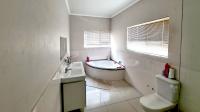 Main Bathroom of property in Riverside Park