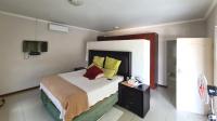 Main Bedroom of property in Riverside Park