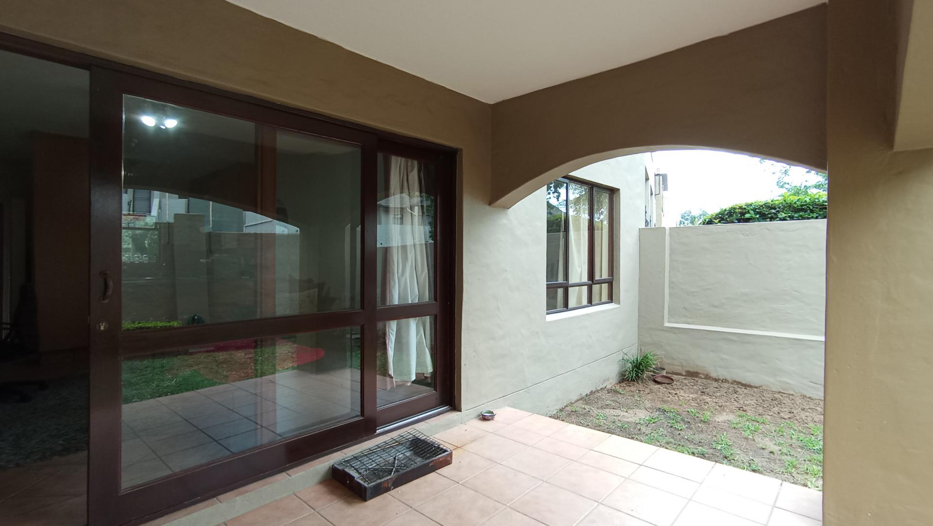 Patio - 10 square meters of property in Lone Hill