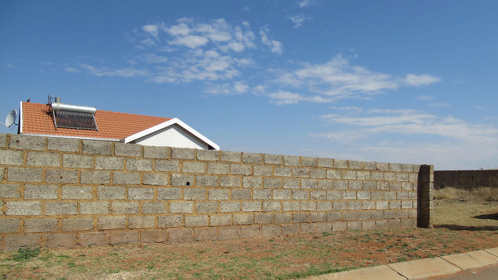 Front View of property in Protea Glen