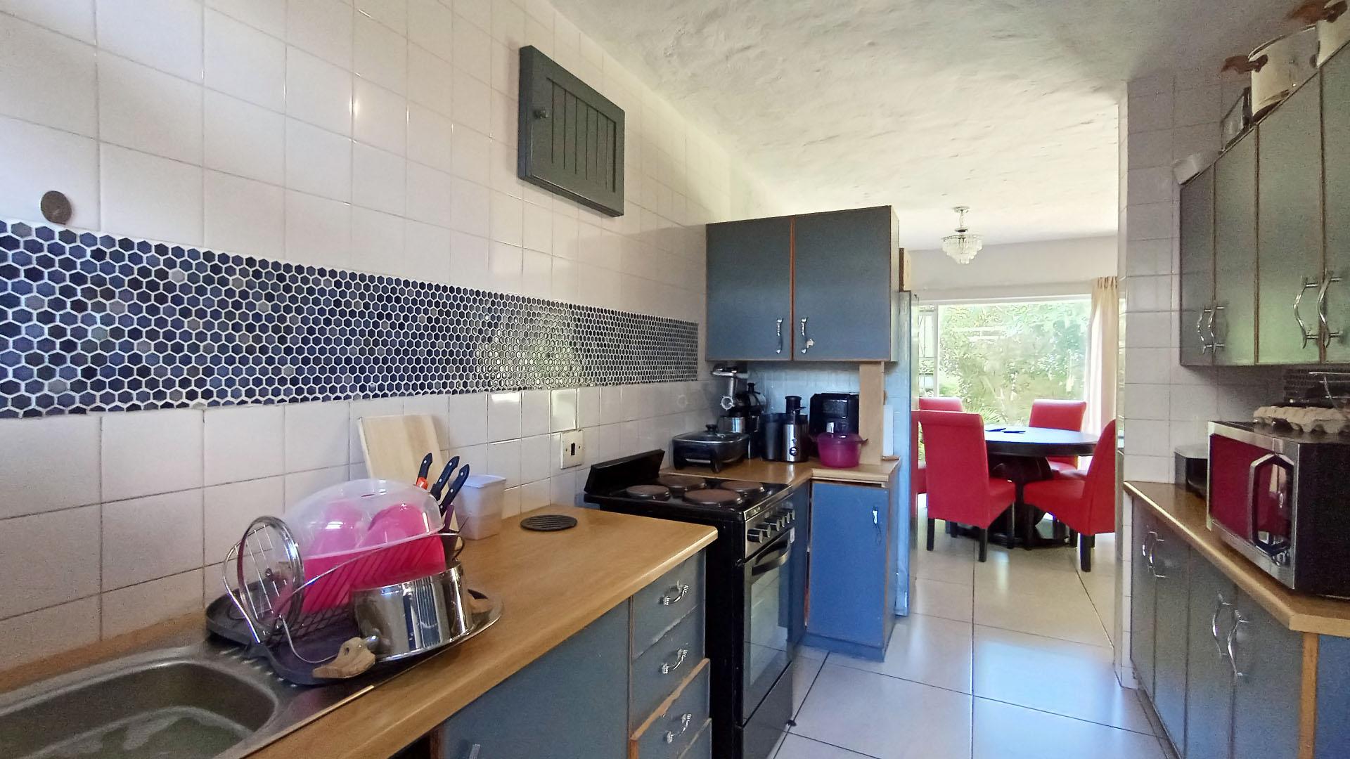 Kitchen - 10 square meters of property in Lawrence Rocks