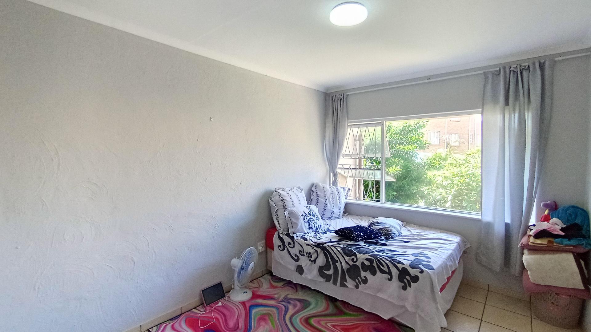 Bed Room 2 - 16 square meters of property in Lawrence Rocks
