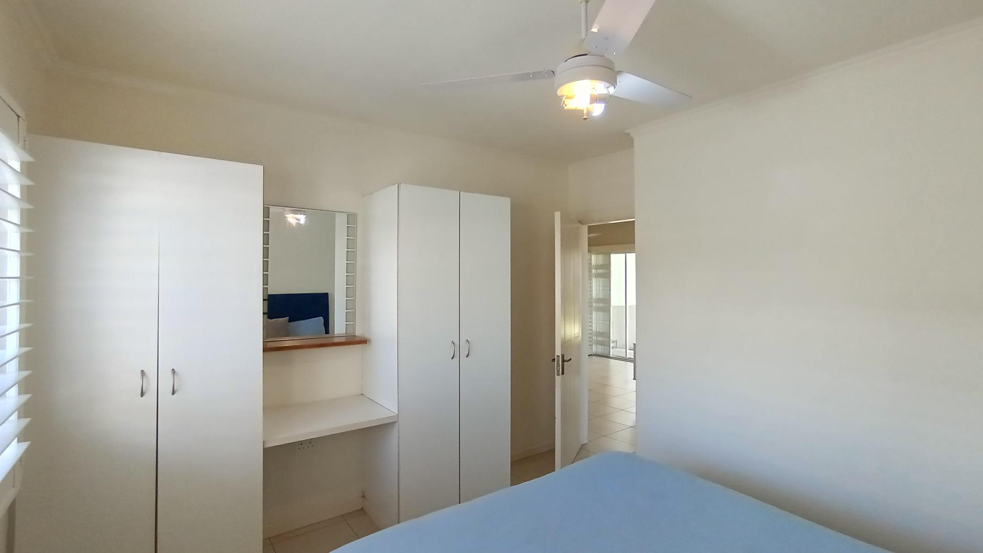 Bed Room 2 - 14 square meters of property in Ballitoville