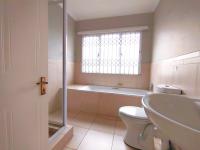 Bathroom 1 of property in Ballitoville