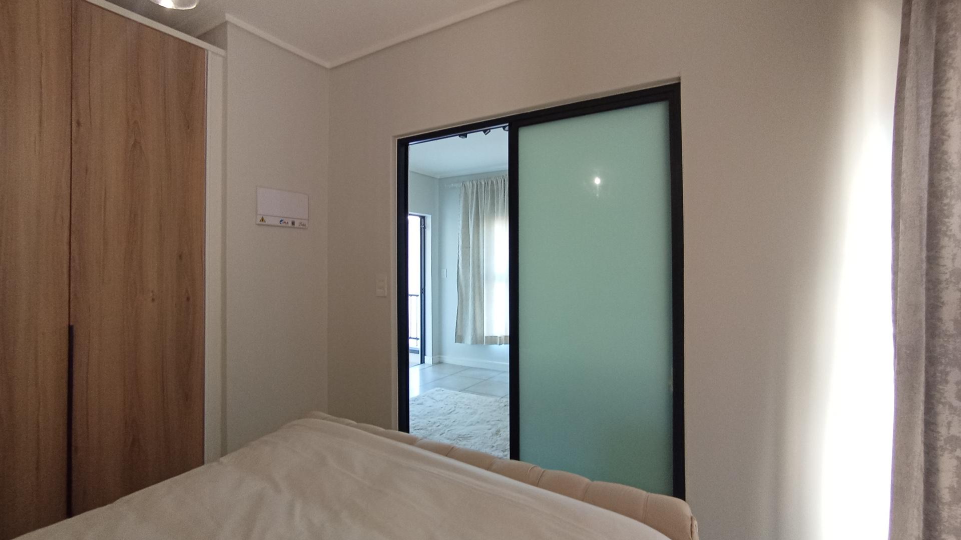 Bed Room 1 - 11 square meters of property in Jukskei View