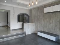  of property in Alan Manor