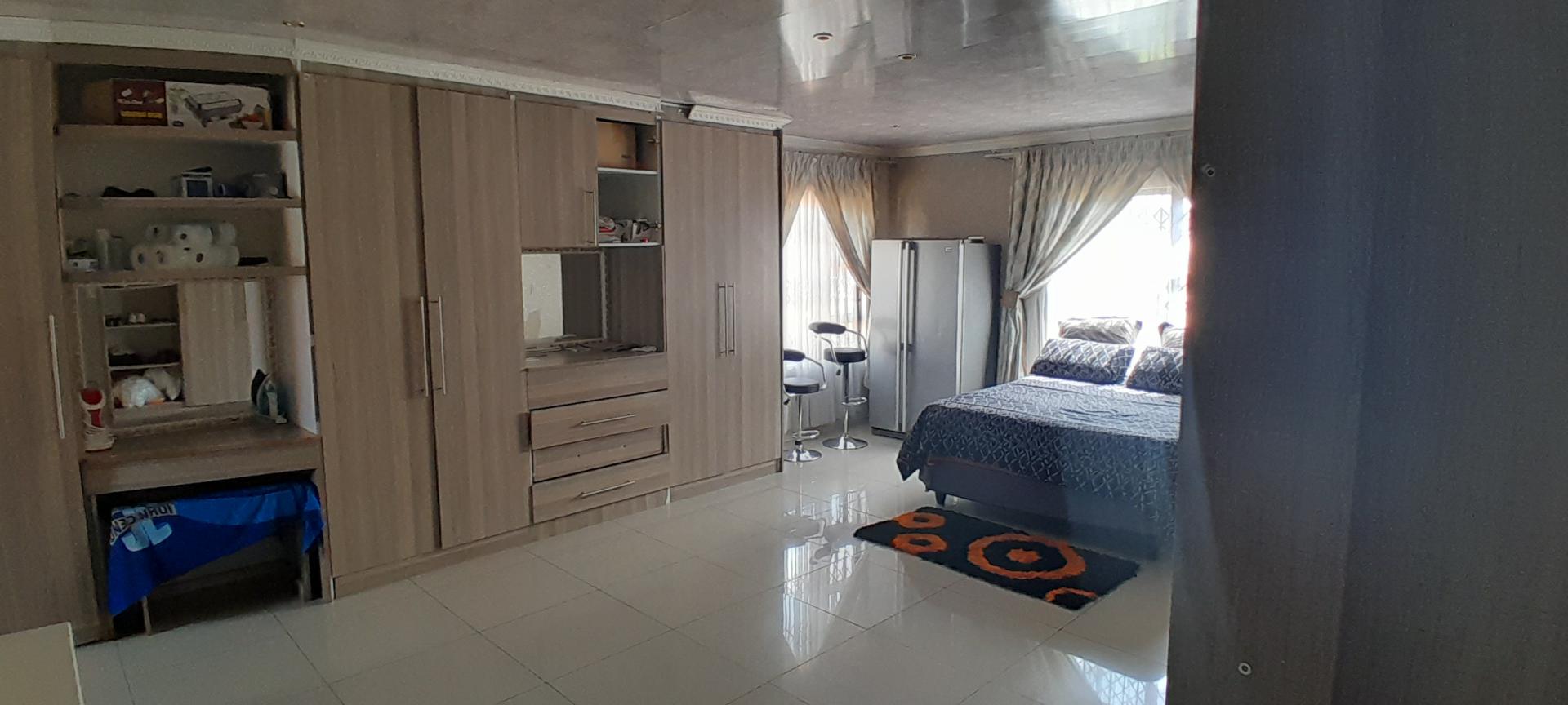 Main Bedroom of property in Mmabatho