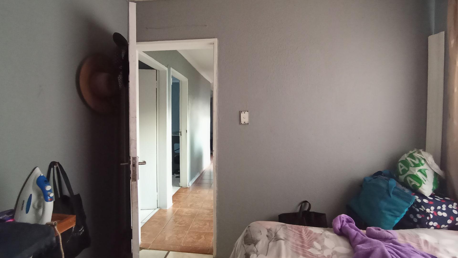 Bed Room 3 - 7 square meters of property in Clayville