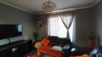 Lounges - 11 square meters of property in Clayville