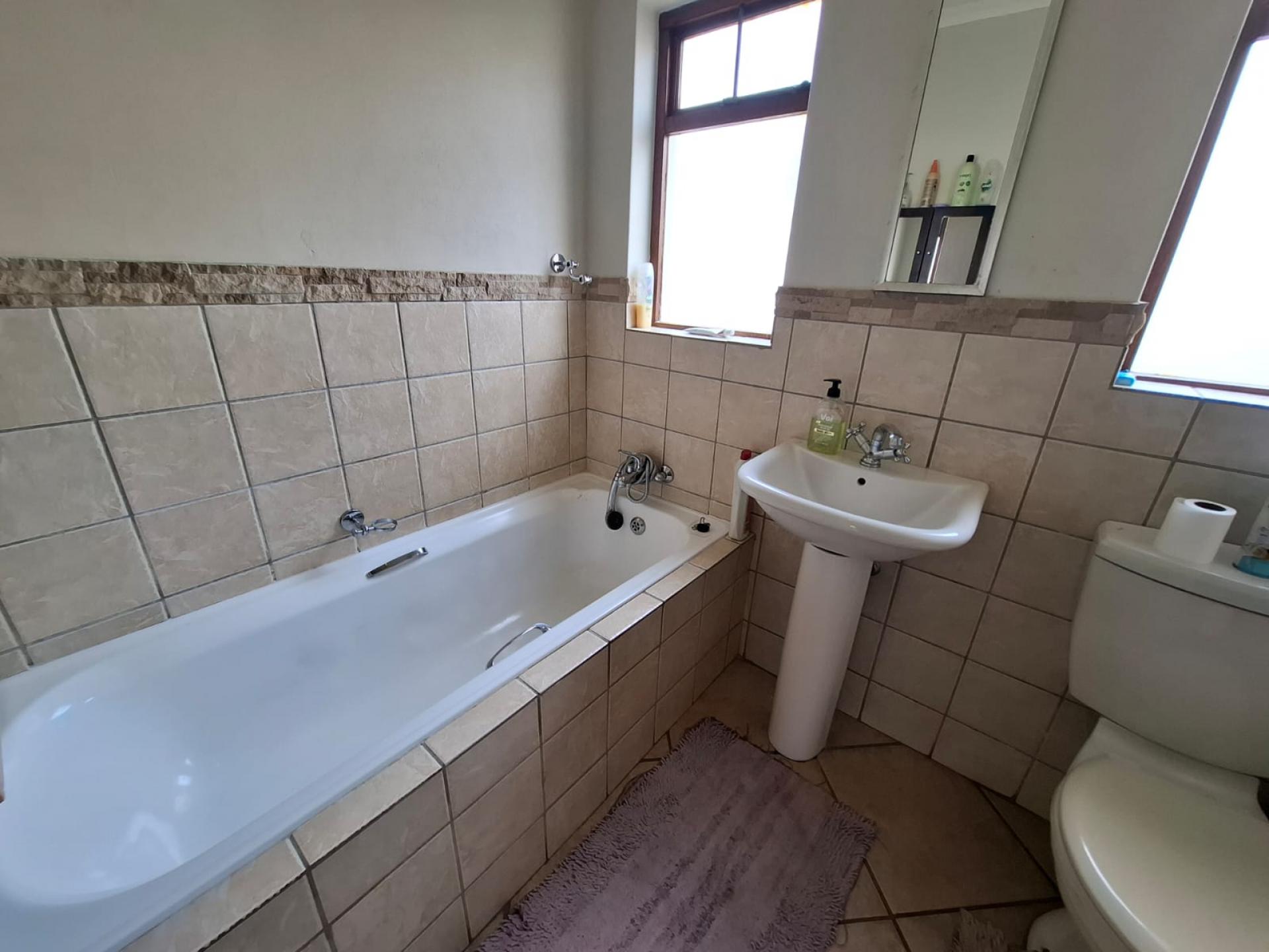Bathroom 1 of property in Bloemfontein
