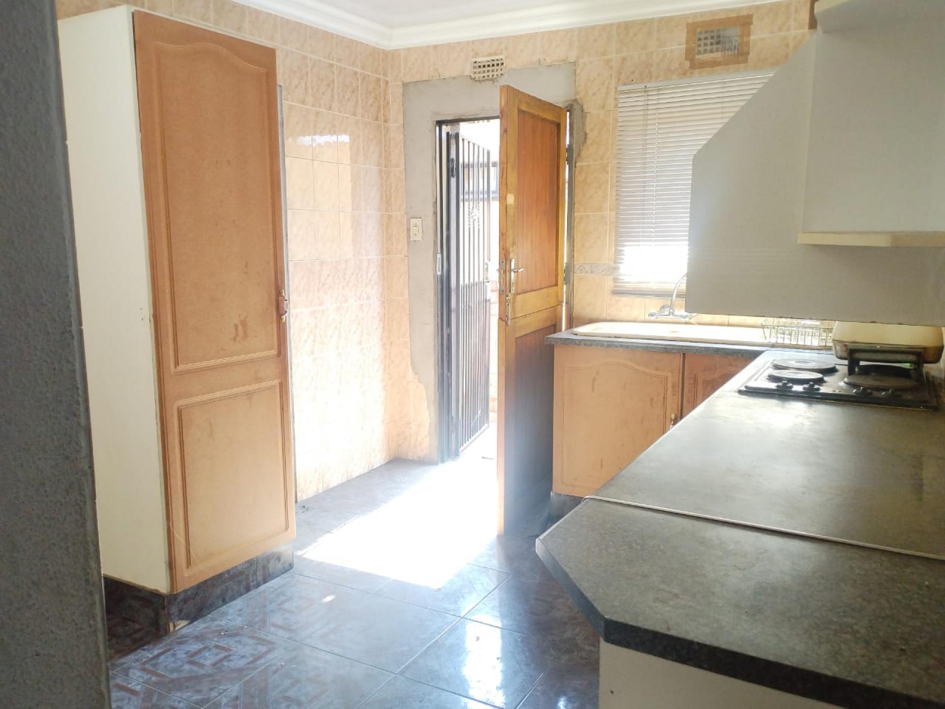 Kitchen of property in Protea North