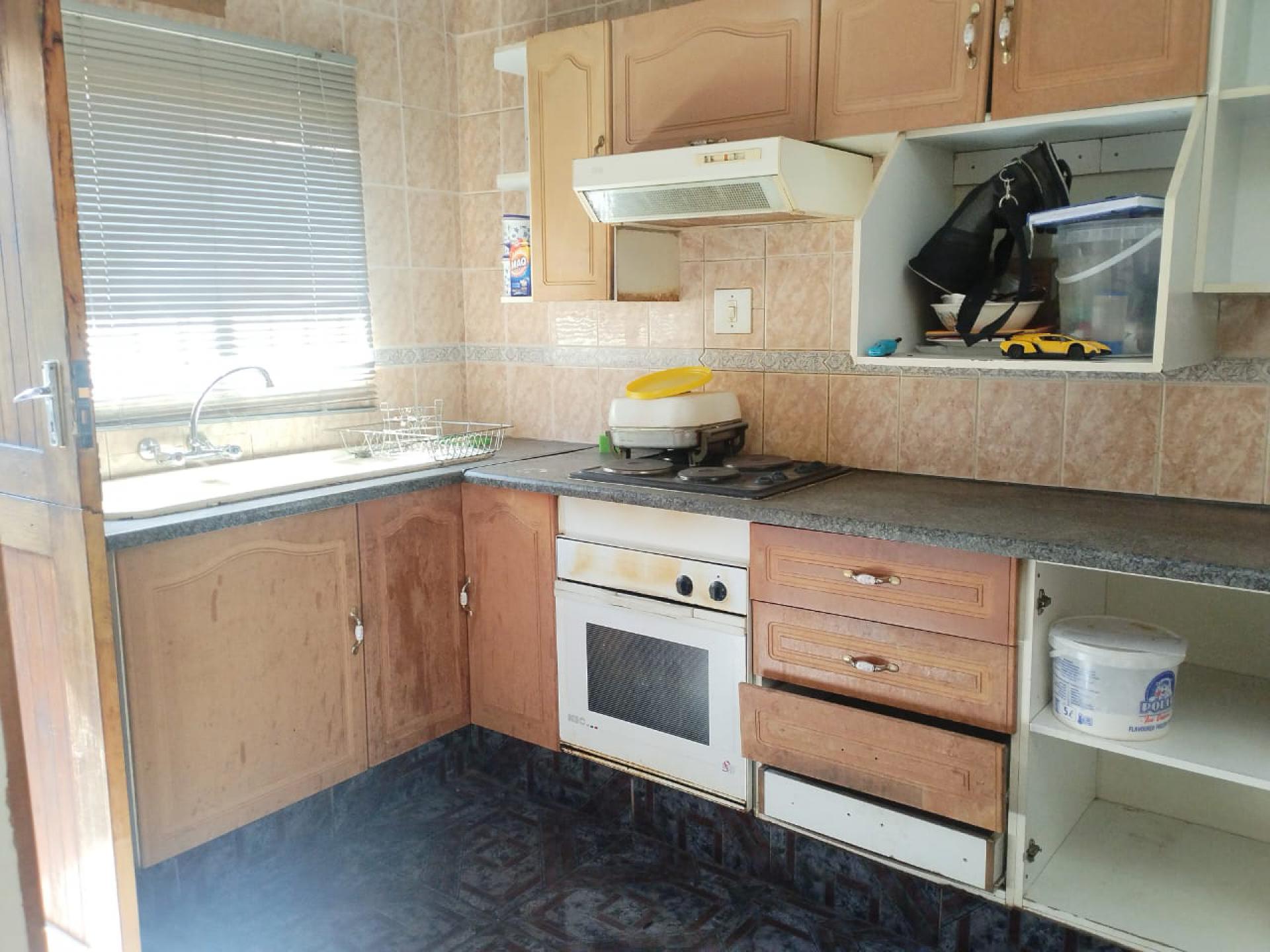 Kitchen of property in Protea North