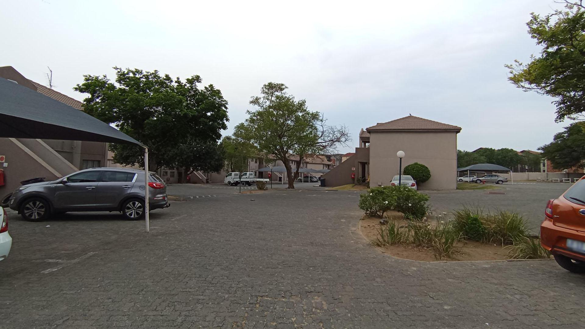 Front View of property in Vorna Valley