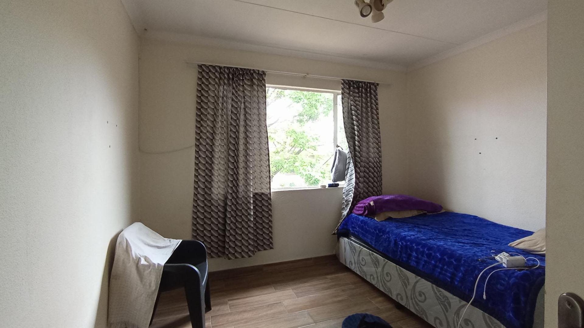 Bed Room 2 - 13 square meters of property in Vorna Valley