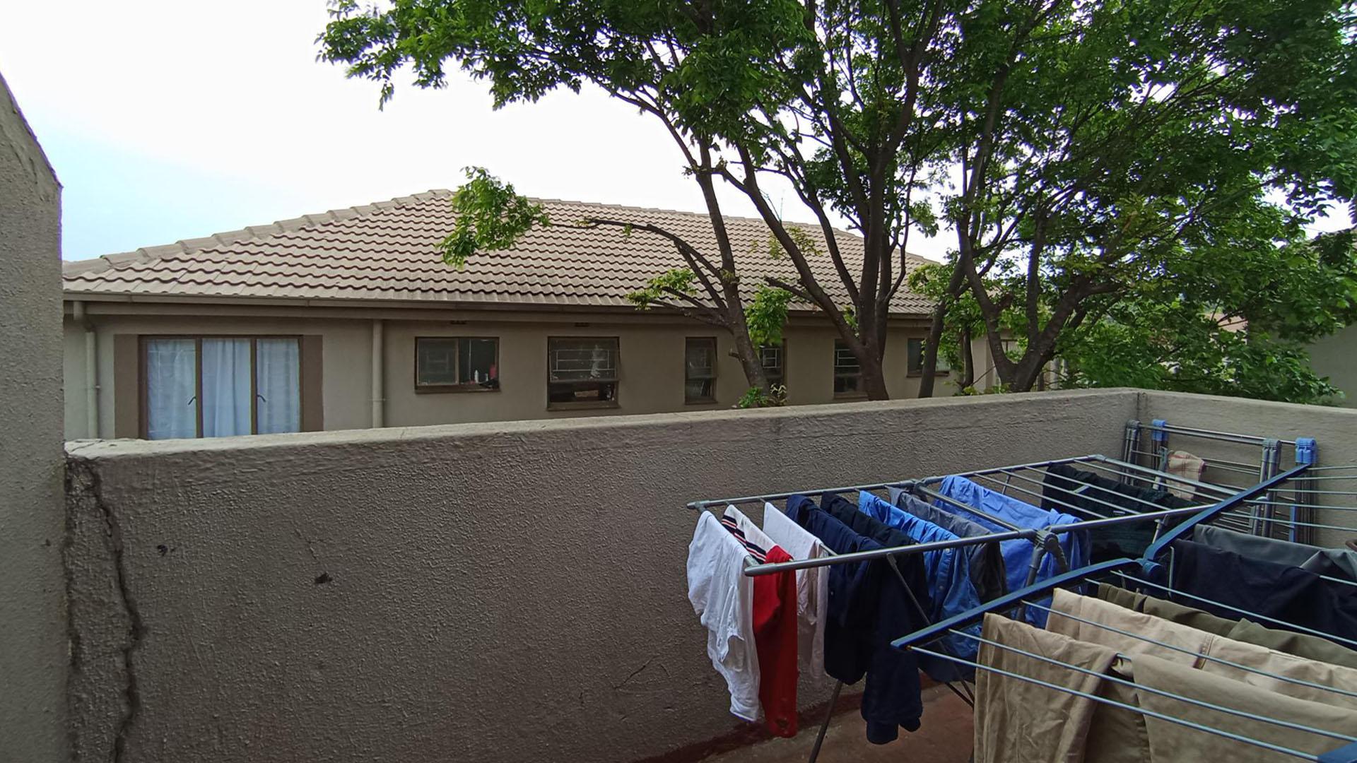 Balcony - 9 square meters of property in Vorna Valley