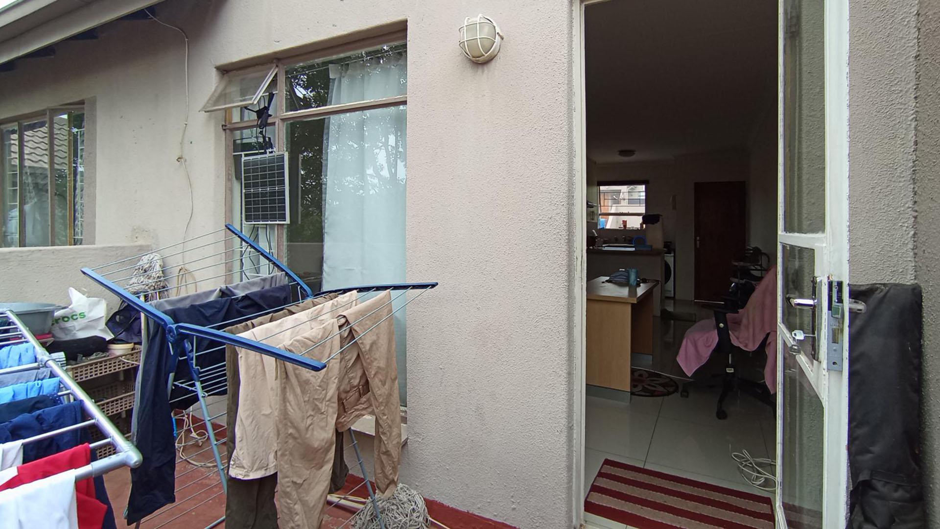 Balcony - 9 square meters of property in Vorna Valley