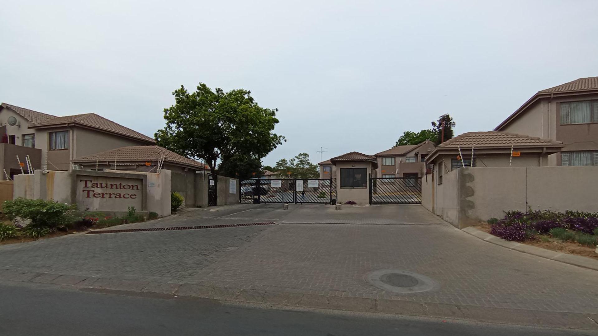 Front View of property in Vorna Valley