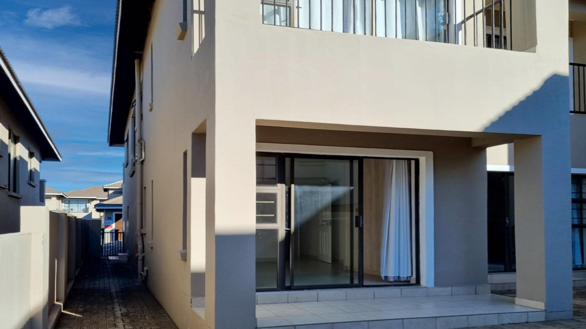 Patio of property in Shellyvale