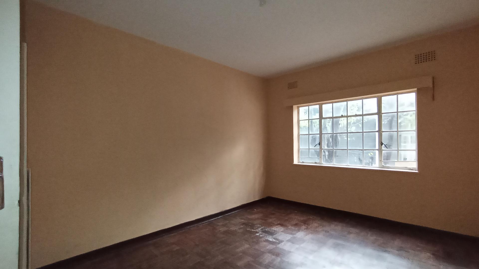 Bed Room 1 - 16 square meters of property in Rosettenville