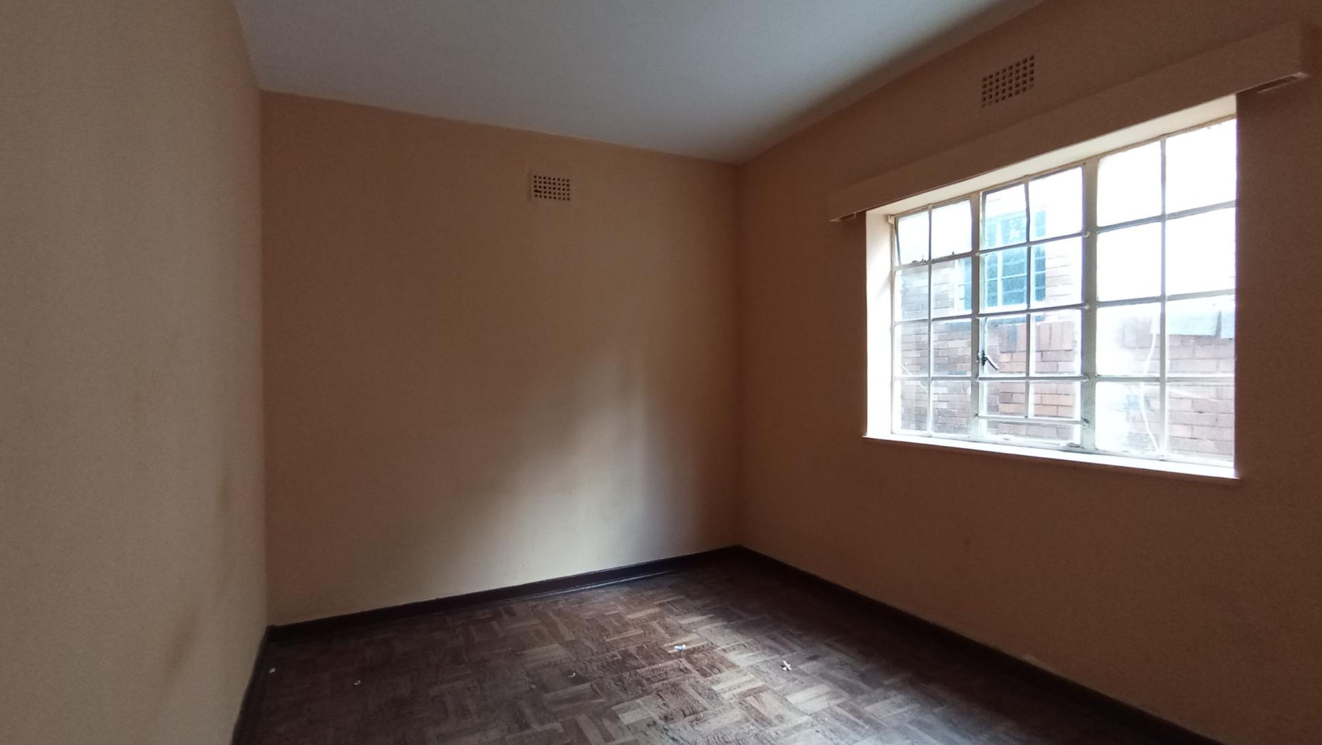 Bed Room 2 - 14 square meters of property in Rosettenville