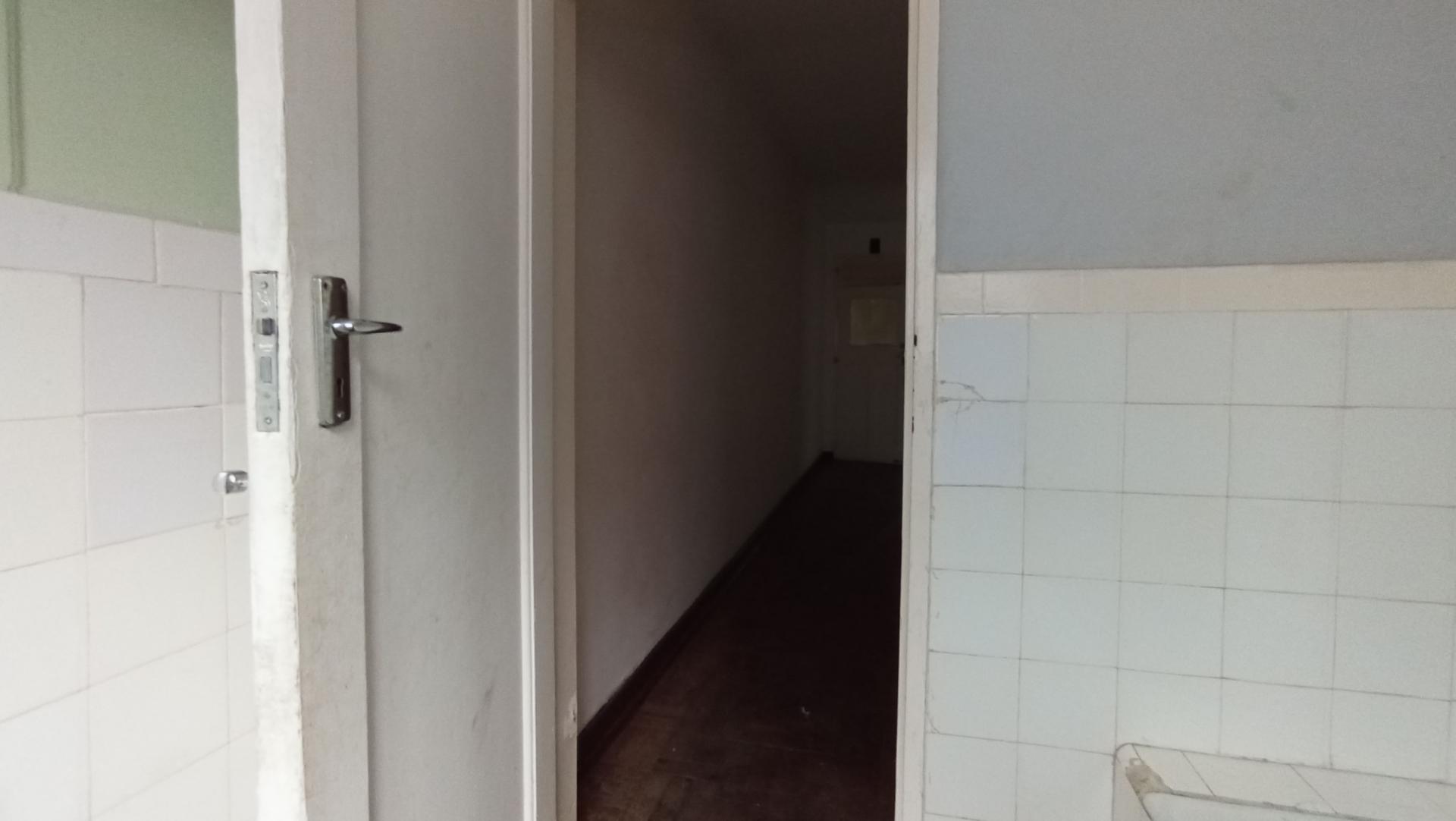 Bathroom 1 - 5 square meters of property in Rosettenville