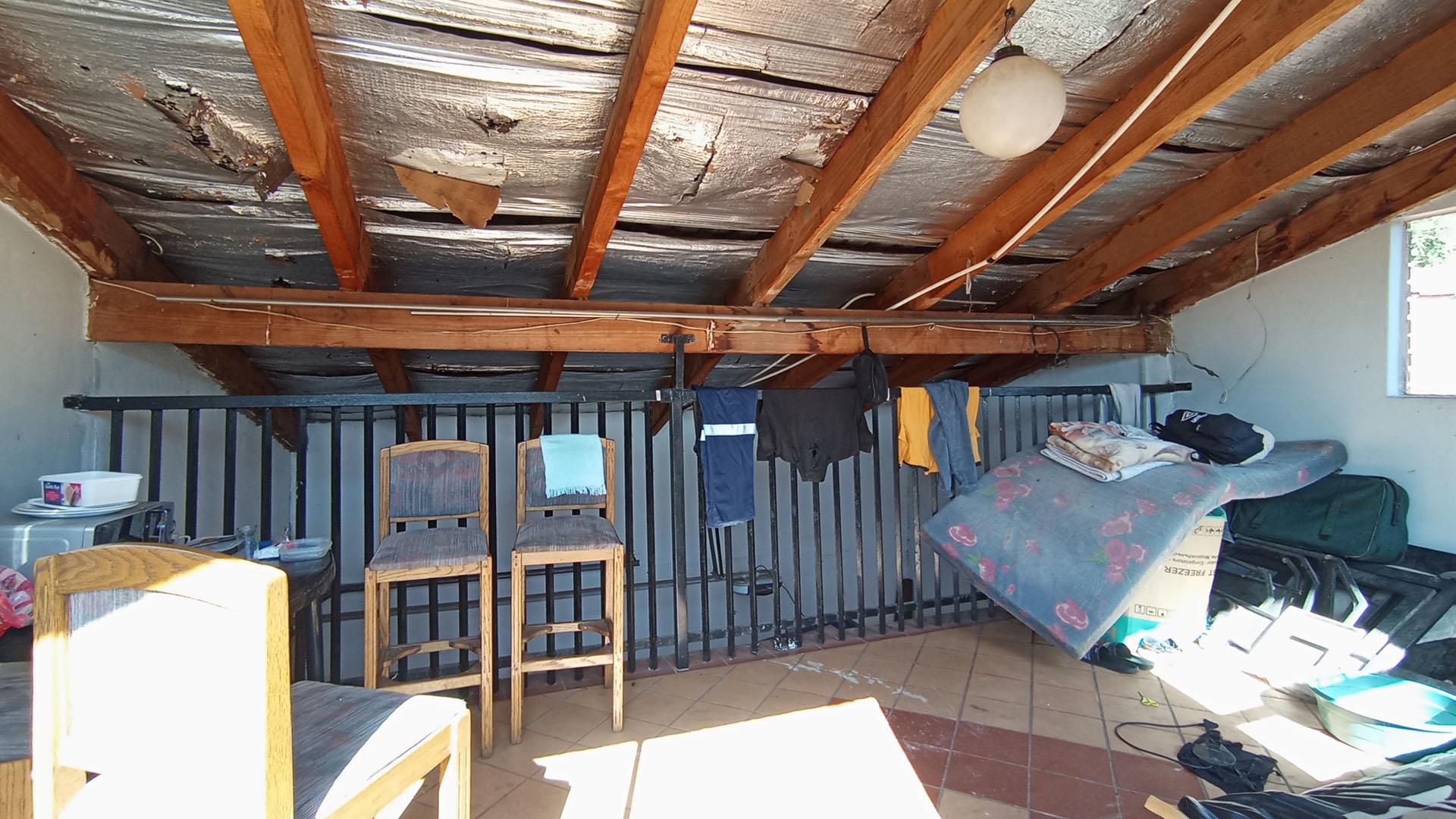 Spaces - 64 square meters of property in Heuweloord