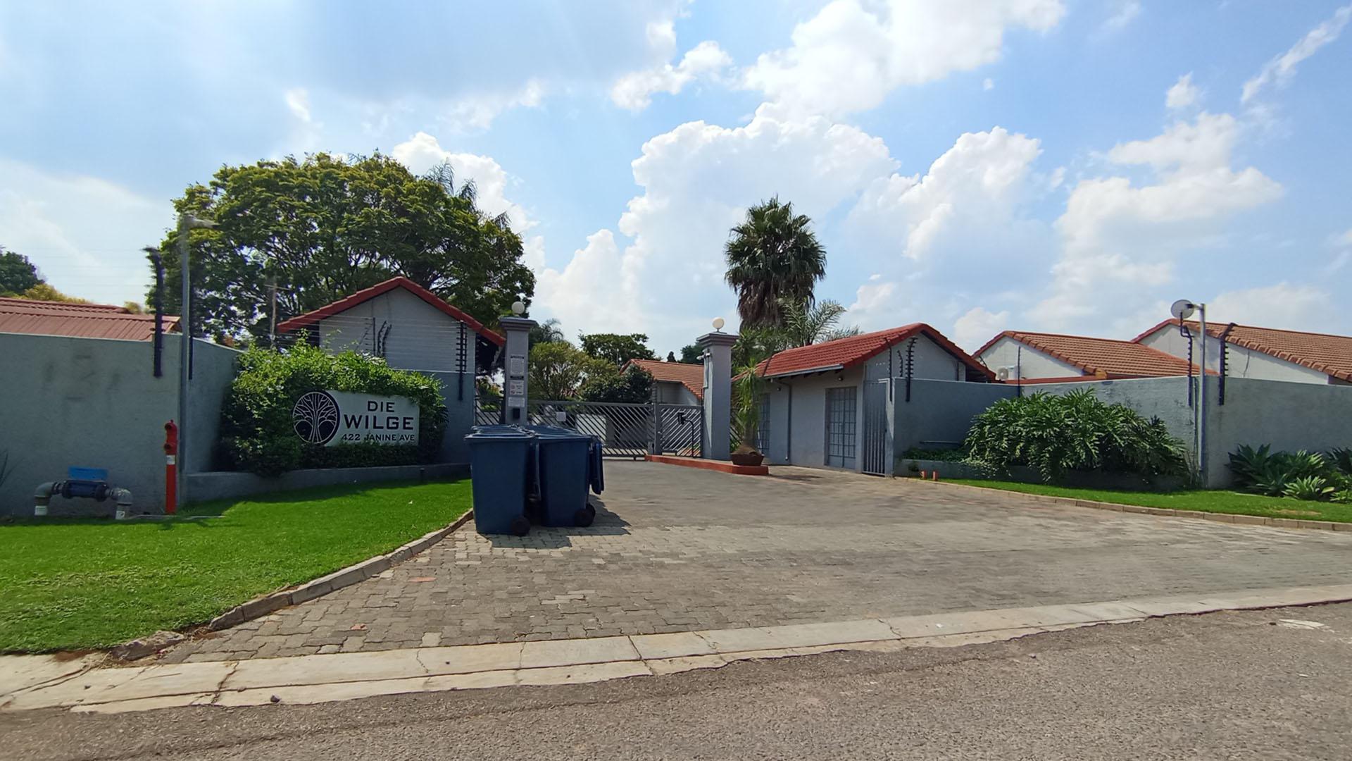 Front View of property in Die Wilgers