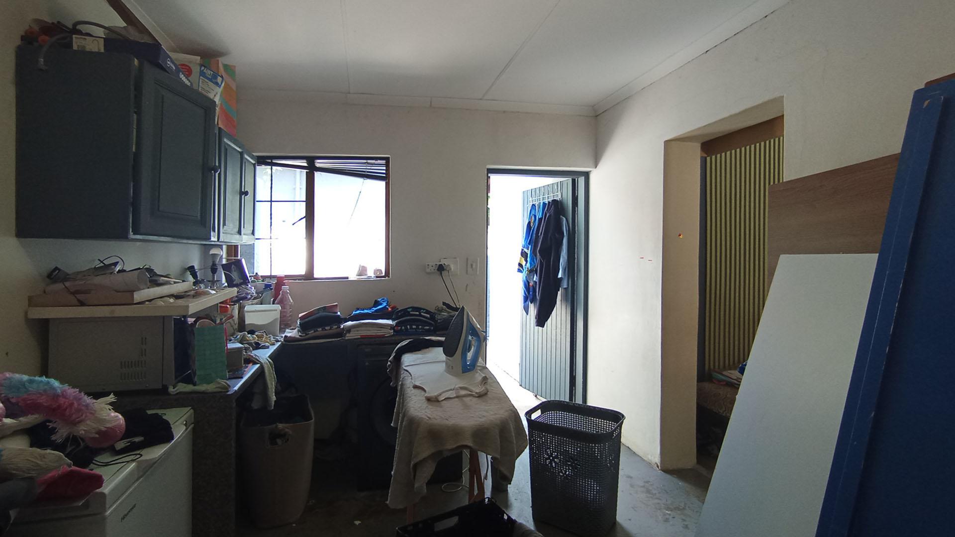 Rooms - 18 square meters of property in Die Wilgers